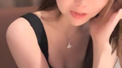 [동양야동] 명품 가슴 여신!신인은 조만간 바다로 갑니다!힙스터 스커트를 걷어내자, 한 쌍의 호유가 한눈에 들어왔다. 포우의 구김살과 버클에 속아넘어가며 동글동글한 엉덩이를 치켜올려 매력적 [섹트야동,쇼츠야동,한국야동,딸퀸야동]